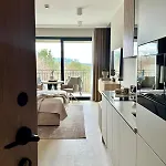 Baltic Infinity 332 - & Pool Access *