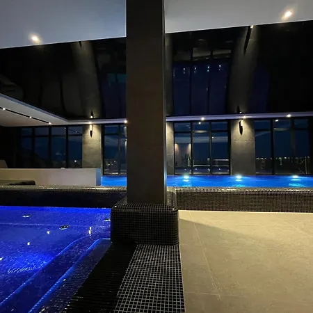 Baltic Infinity 332 - & Pool Access