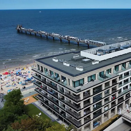 Baltic Infinity 332 - & Pool Access *